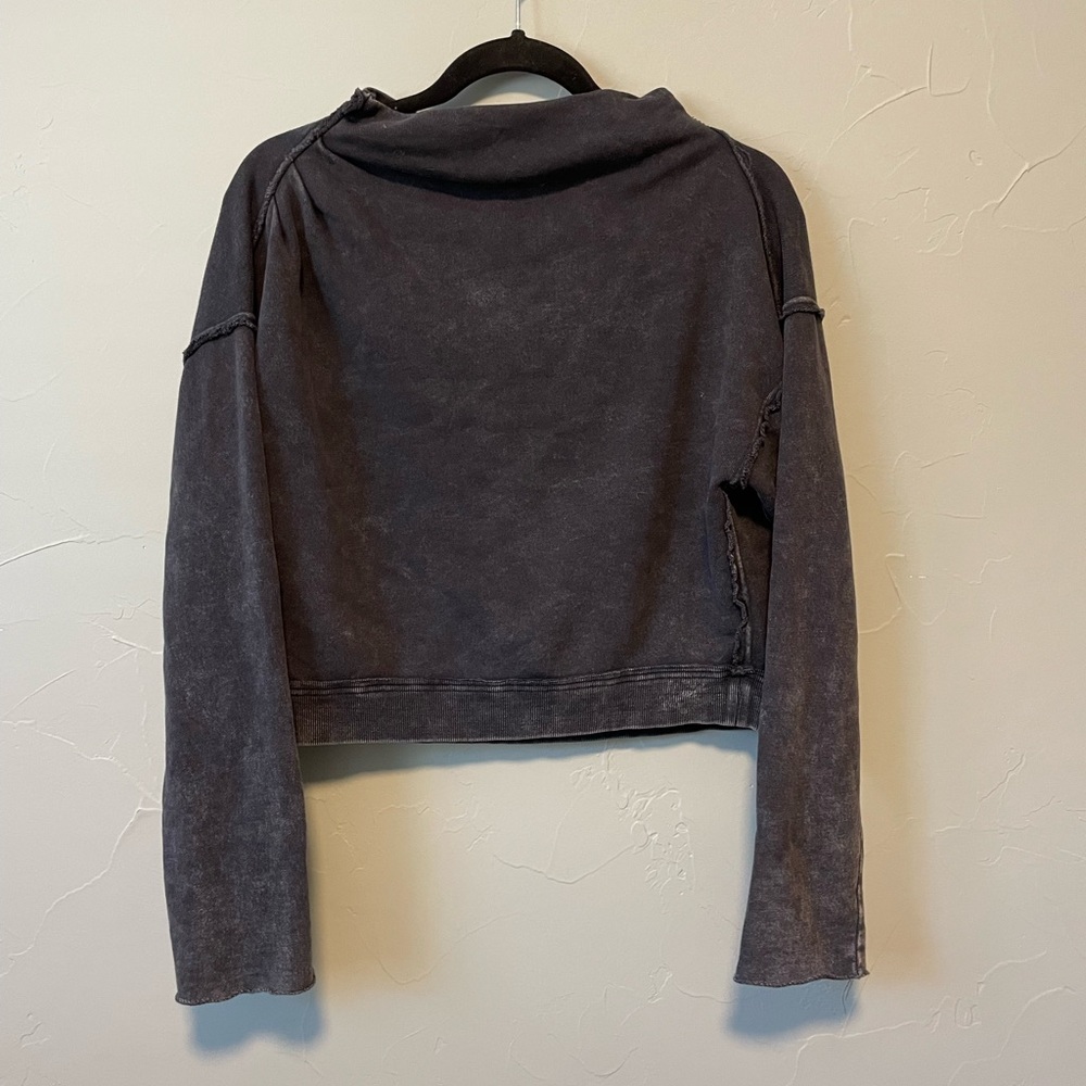 COPY - Cropped sweatshirt. Cowlneck, navy